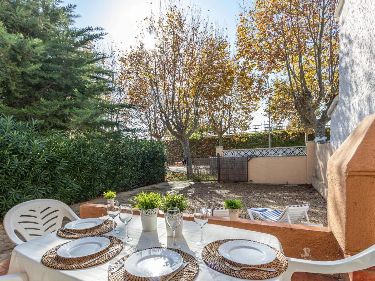 Holiday Home Ushi By Interhome contacts